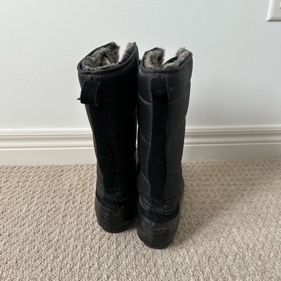 like new faux fur lined winter boots - Picture 3 of 7